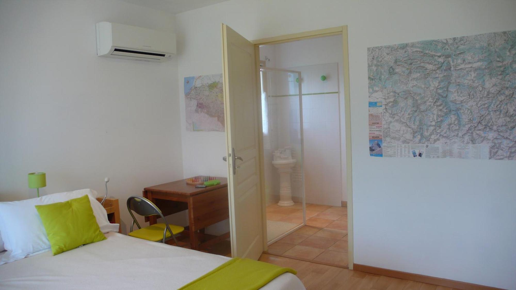 Chambres D'Hotes Relais Milord Estialescq Ngoại thất bức ảnh